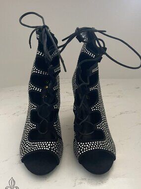 ✒️ Studded Heels✒️